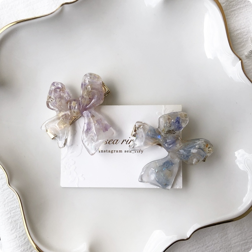 no.54 デルフィニウムとかすみ草のリボンヘアクリップ ドライフラワー ribbon 淡色 ブルー レジン ヘアクリップ ハンドメイド