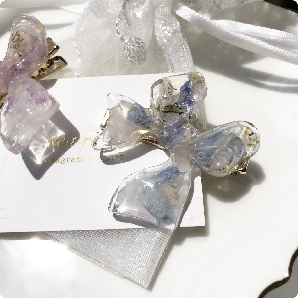 no.54 デルフィニウムとかすみ草のリボンヘアクリップ ドライフラワー ribbon 淡色 ブルー レジン ヘアクリップ ハンドメイド