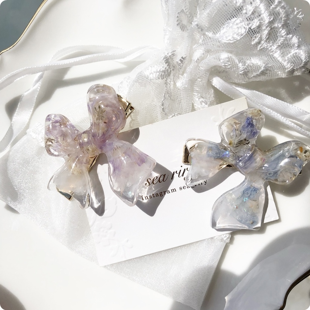 no.54 デルフィニウムとかすみ草のリボンヘアクリップ ドライフラワー ribbon 淡色 ブルー レジン ヘアクリップ ハンドメイド
