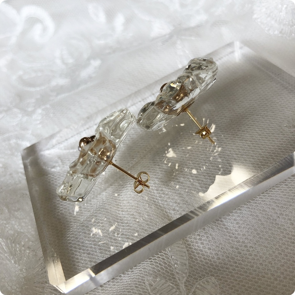 no.57 つやつやクリアのフラワーピアス 氷 クリアピアス フラワー レジン ピアス イヤリング ハンドメイド