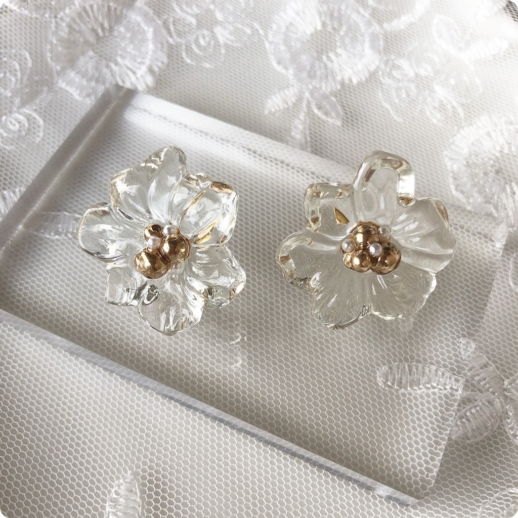 no.57 つやつやクリアのフラワーピアス 氷 クリアピアス フラワー レジン ピアス イヤリング ハンドメイド