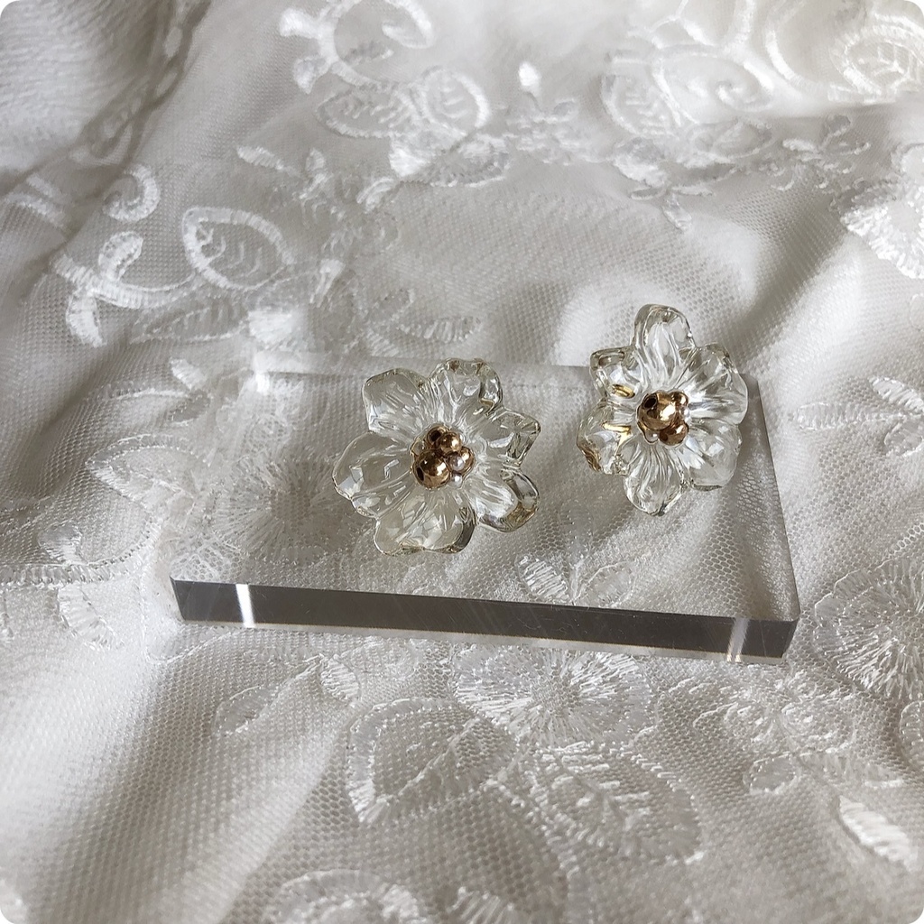 no.57 つやつやクリアのフラワーピアス 氷 クリアピアス フラワー レジン ピアス イヤリング ハンドメイド