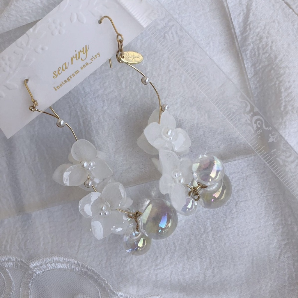 no.58 紫陽花としゃぼん玉のゆらゆらピアス あじさい パール クリア オーロラ レジン ピアス イヤリング