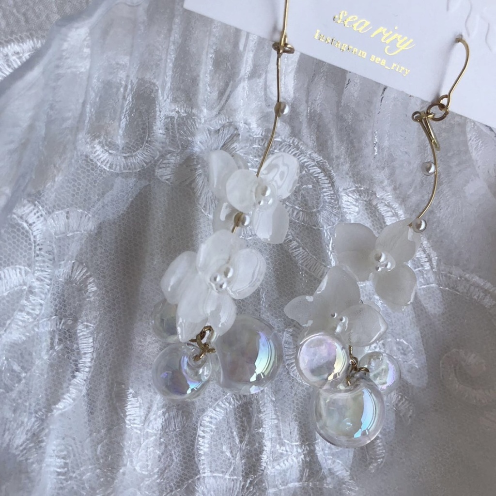 no.58 紫陽花としゃぼん玉のゆらゆらピアス あじさい パール クリア オーロラ レジン ピアス イヤリング