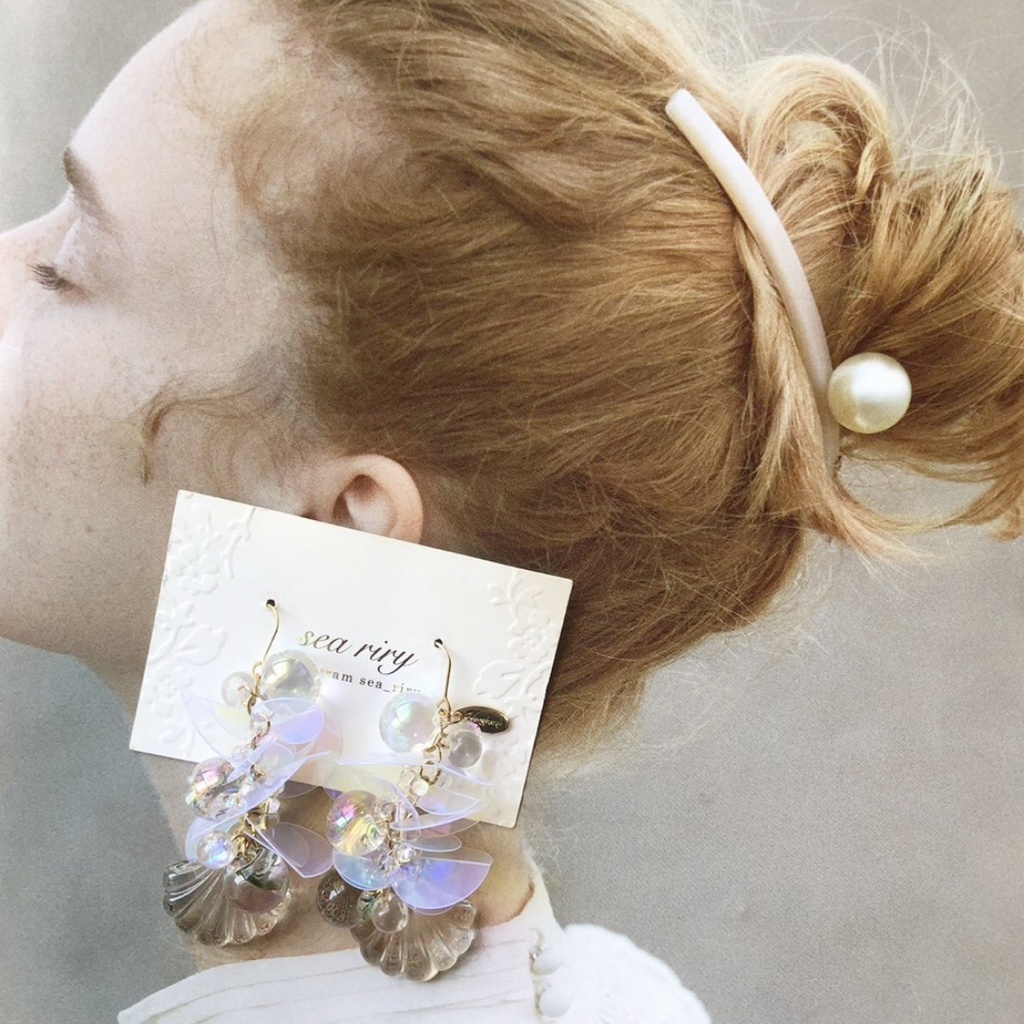 no.62 人魚姫のしゃぼん玉ピアス マーメイド クリア オーロラ ジュルネ スパンコール レジンピアス イヤリング ハンドメイド