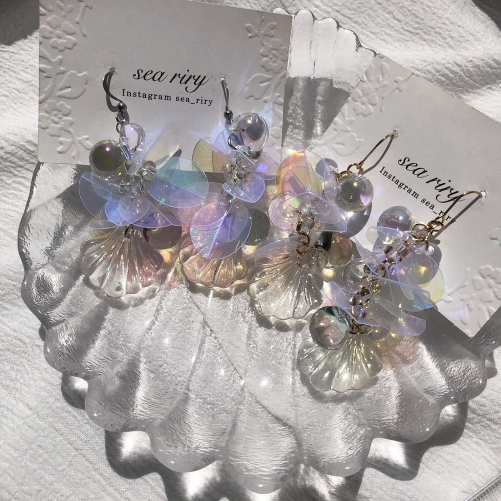 no.62 人魚姫のしゃぼん玉ピアス マーメイド クリア オーロラ ジュルネ スパンコール レジンピアス イヤリング ハンドメイド