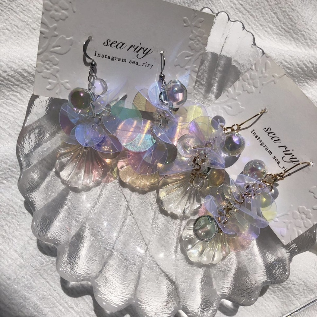 no.62 人魚姫のしゃぼん玉ピアス マーメイド クリア オーロラ ジュルネ スパンコール レジンピアス イヤリング ハンドメイド