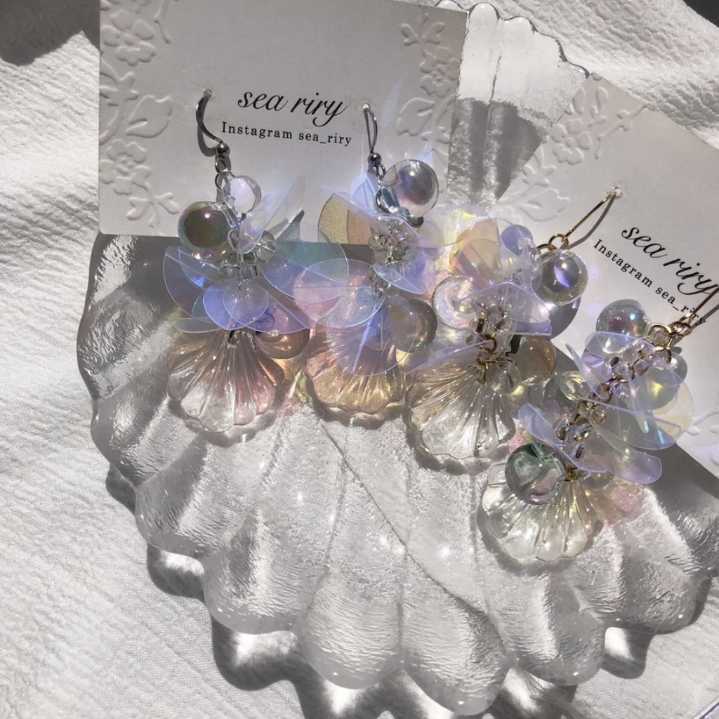 no.62 人魚姫のしゃぼん玉ピアス マーメイド クリア オーロラ ジュルネ スパンコール レジンピアス イヤリング ハンドメイド