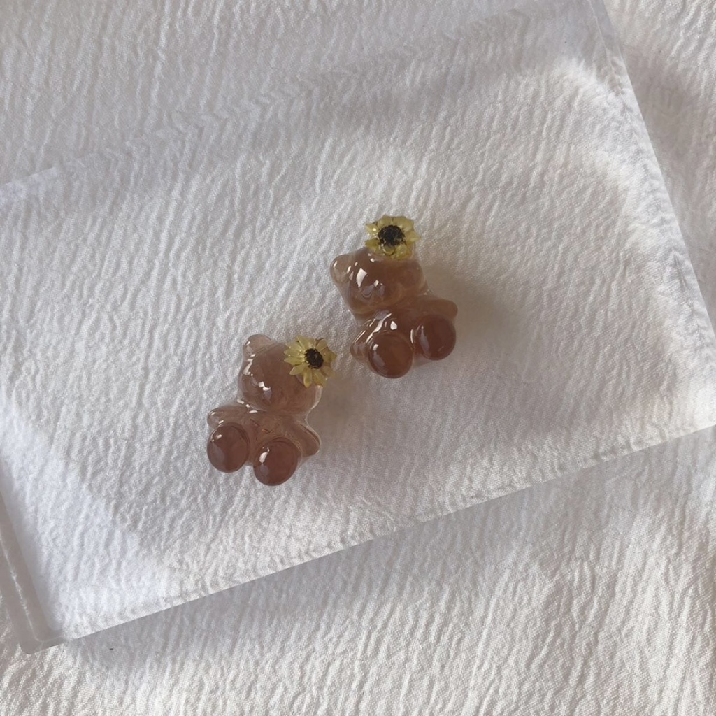 no.69 限定 sale こんがり日焼けしたひまわりくまさん 向日葵 スターフラワー くまさん teddybear レジンピアス イヤリング ハンドメイド