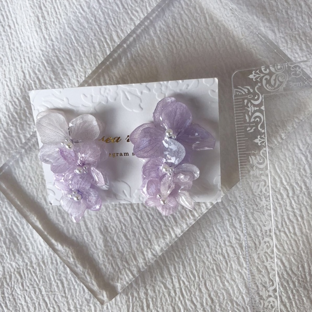 no.73 泡藤色の紫陽花3連ピアス あじさい パール サージカルステンレス ポストピアス ハンドメイドピアス