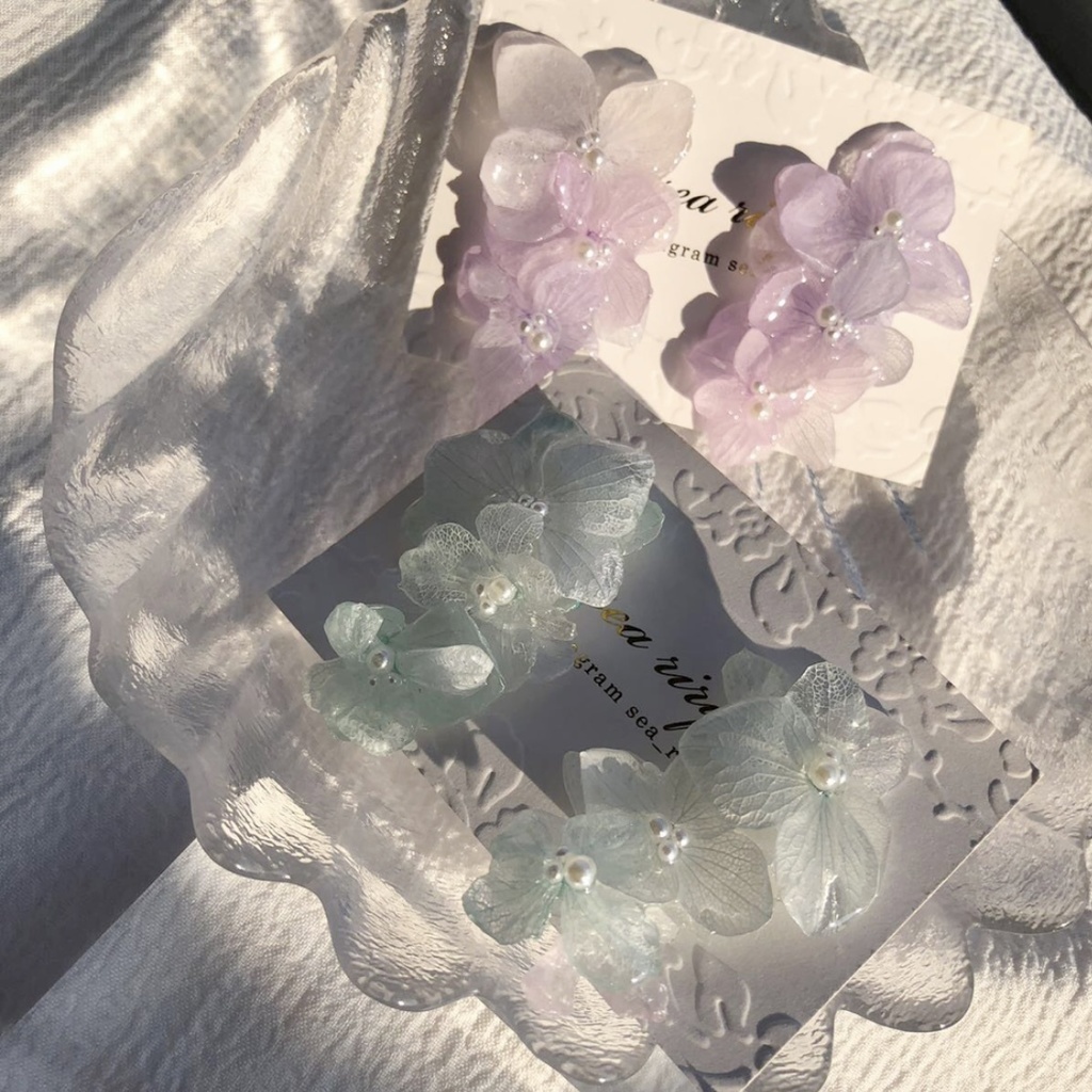no.73 泡藤色の紫陽花3連ピアス あじさい パール サージカルステンレス ポストピアス ハンドメイドピアス