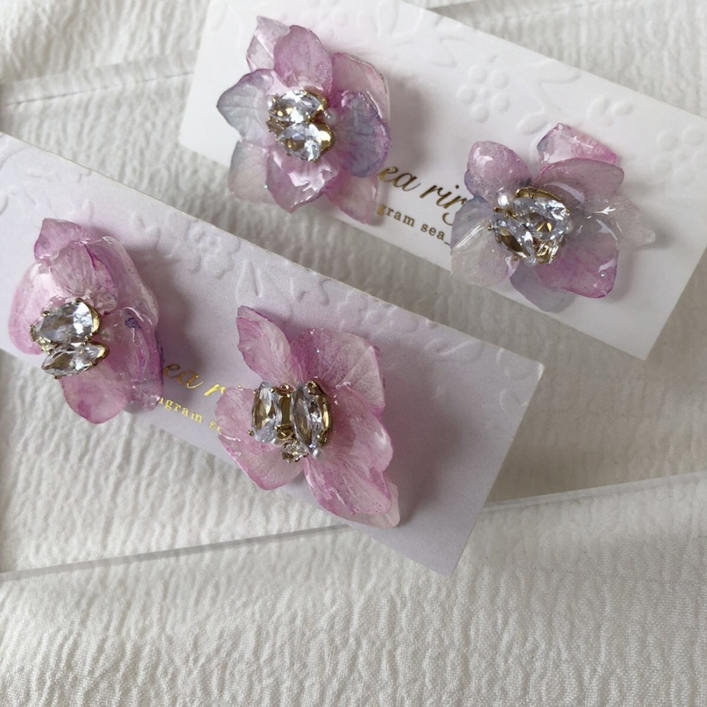 no.79 紫陽花のビジューピアス Bijoux アジサイ 本物のお花 レジンピアス ハンドメイドピアス