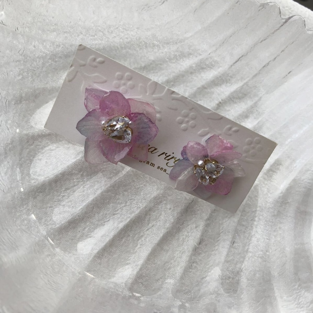 no.79 紫陽花のビジューピアス Bijoux アジサイ 本物のお花 レジンピアス ハンドメイドピアス