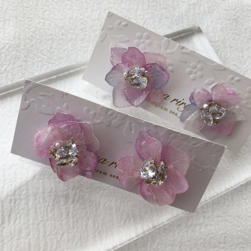 no.79 紫陽花のビジューピアス Bijoux アジサイ 本物のお花 レジンピアス ハンドメイドピアス