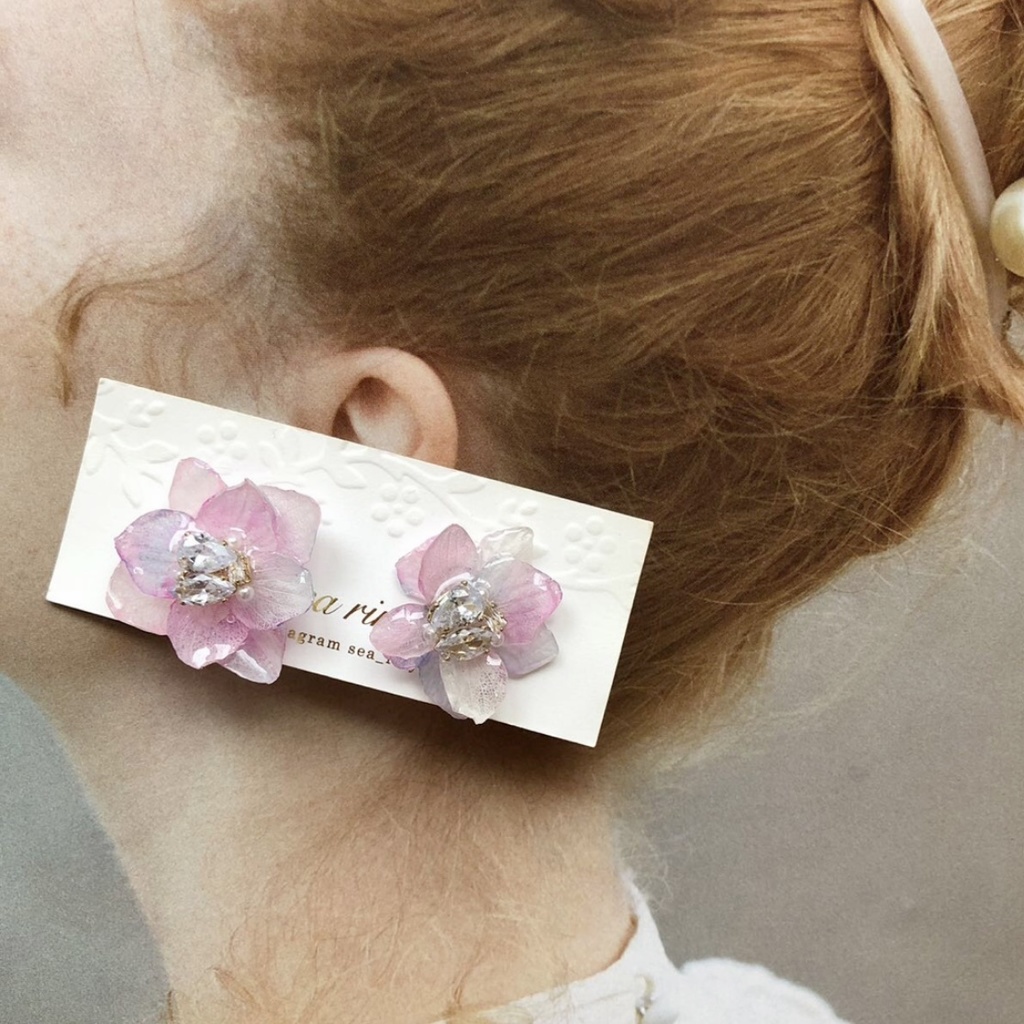 no.79 紫陽花のビジューピアス Bijoux アジサイ 本物のお花 レジンピアス ハンドメイドピアス