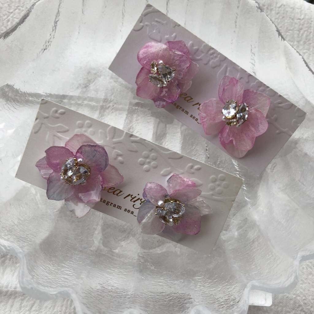 no.79 紫陽花のビジューピアス Bijoux アジサイ 本物のお花 レジンピアス ハンドメイドピアス