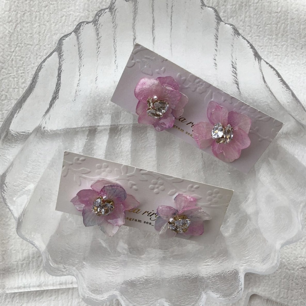 no.79 紫陽花のビジューピアス Bijoux アジサイ 本物のお花 レジンピアス ハンドメイドピアス