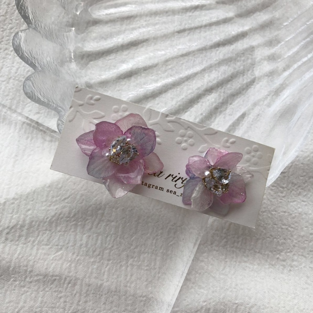 no.79 紫陽花のビジューピアス Bijoux アジサイ 本物のお花 レジンピアス ハンドメイドピアス