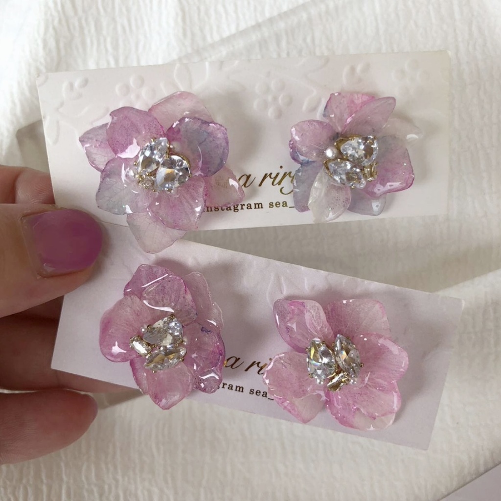 no.80 紫陽花のビジューピアス ドライフラワー アジサイ 本物のお花 レジンピアス ハンドメイドピアス