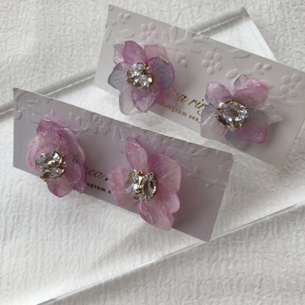 no.80 紫陽花のビジューピアス ドライフラワー アジサイ 本物のお花 レジンピアス ハンドメイドピアス