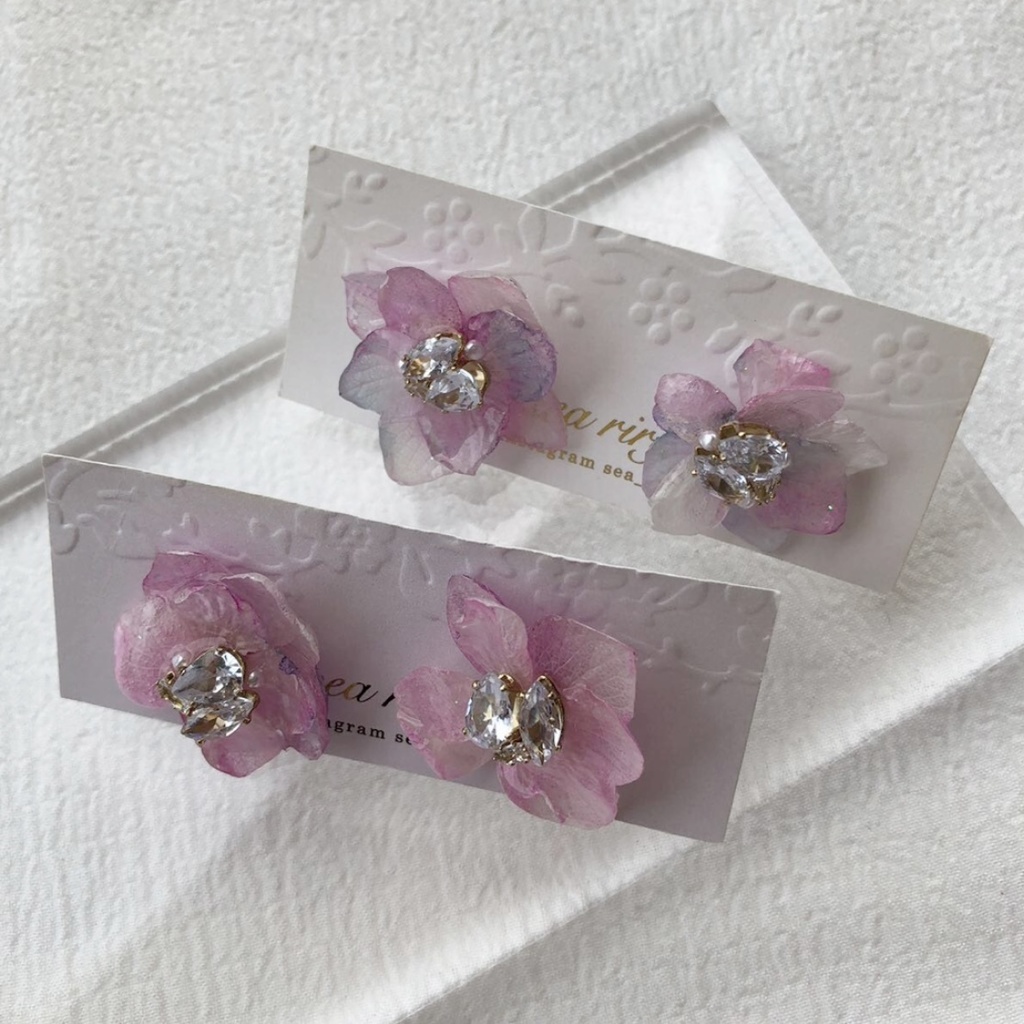 no.80 紫陽花のビジューピアス ドライフラワー アジサイ 本物のお花 レジンピアス ハンドメイドピアス
