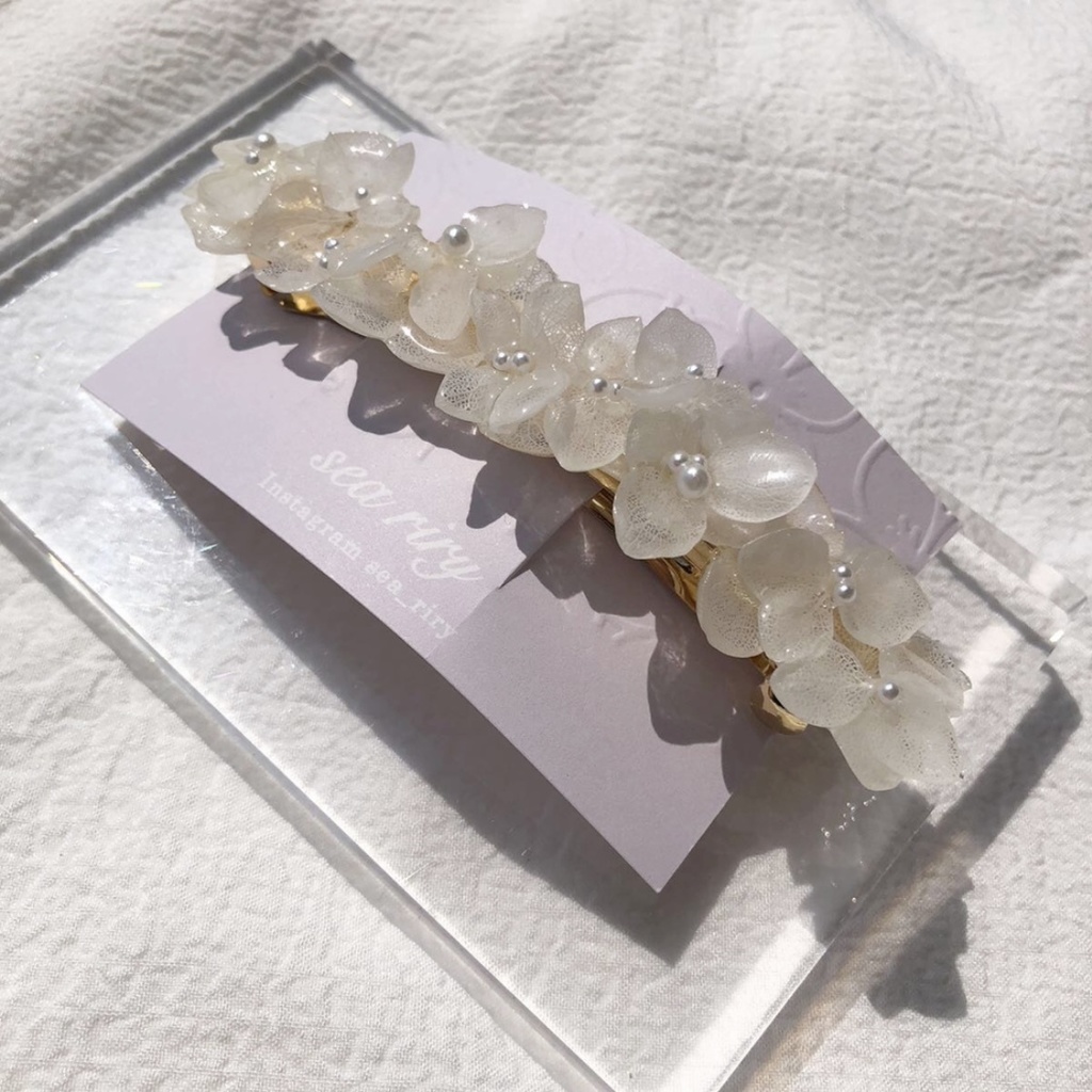 no.91 紫陽花のヘアバレッタ 紫陽花 ホワイト パール ヘアバレッタ ヘアアクセサリー ハンドメイド 髪飾り