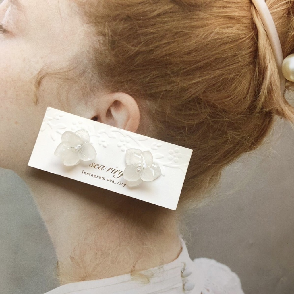 no.92 大人気 再販 ちいさな紫陽花のピアス あじさい パール ホワイトアナベル 本物のお花 ハンドメイドピアス