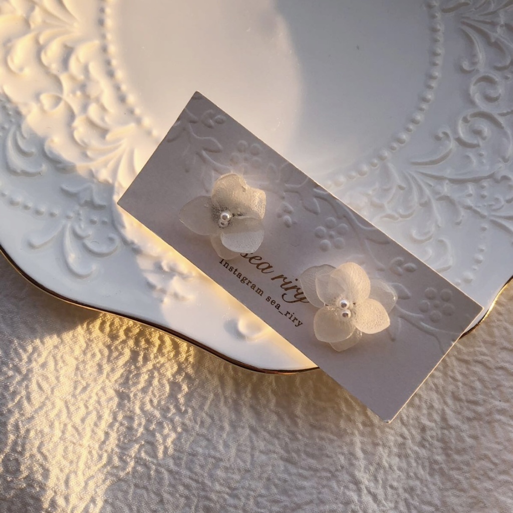 no.92 大人気 再販 ちいさな紫陽花のピアス あじさい パール ホワイトアナベル 本物のお花 ハンドメイドピアス