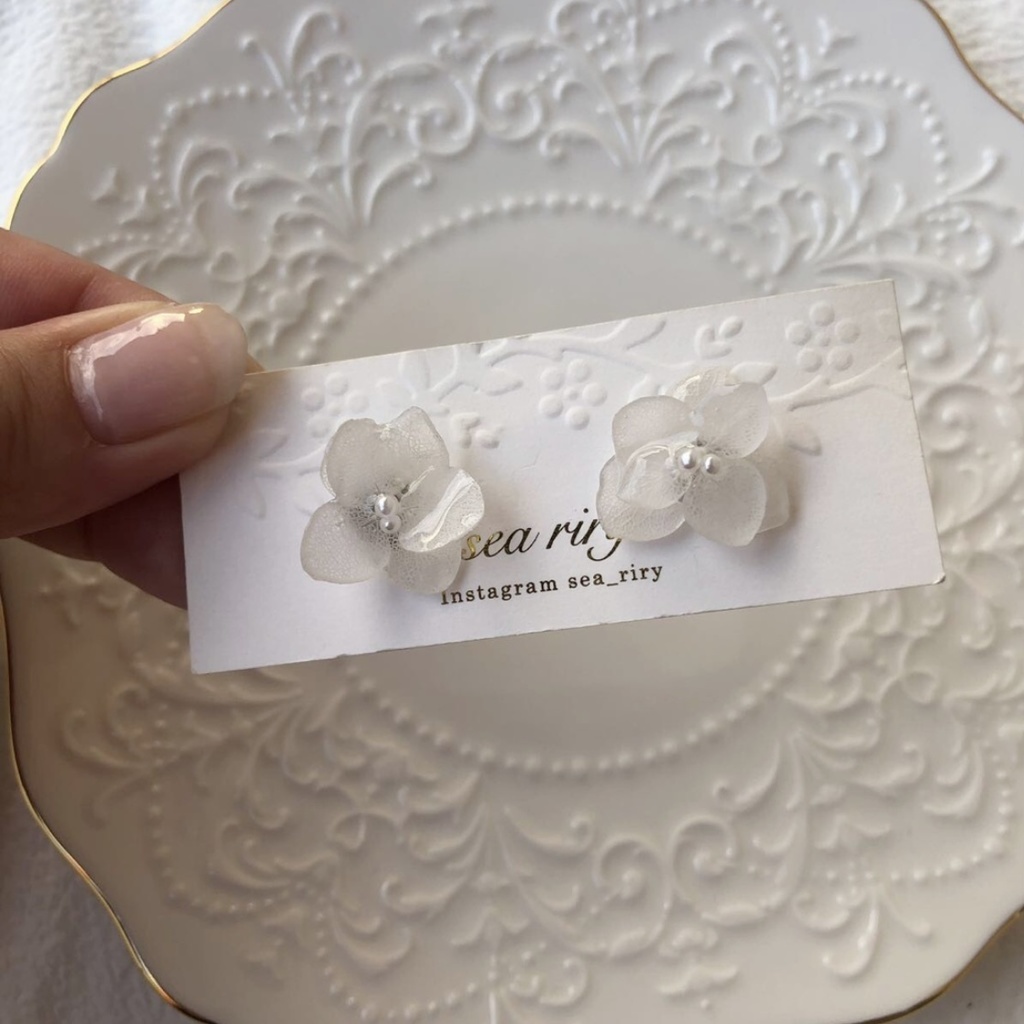 no.92 大人気 再販 ちいさな紫陽花のピアス あじさい パール ホワイトアナベル 本物のお花 ハンドメイドピアス