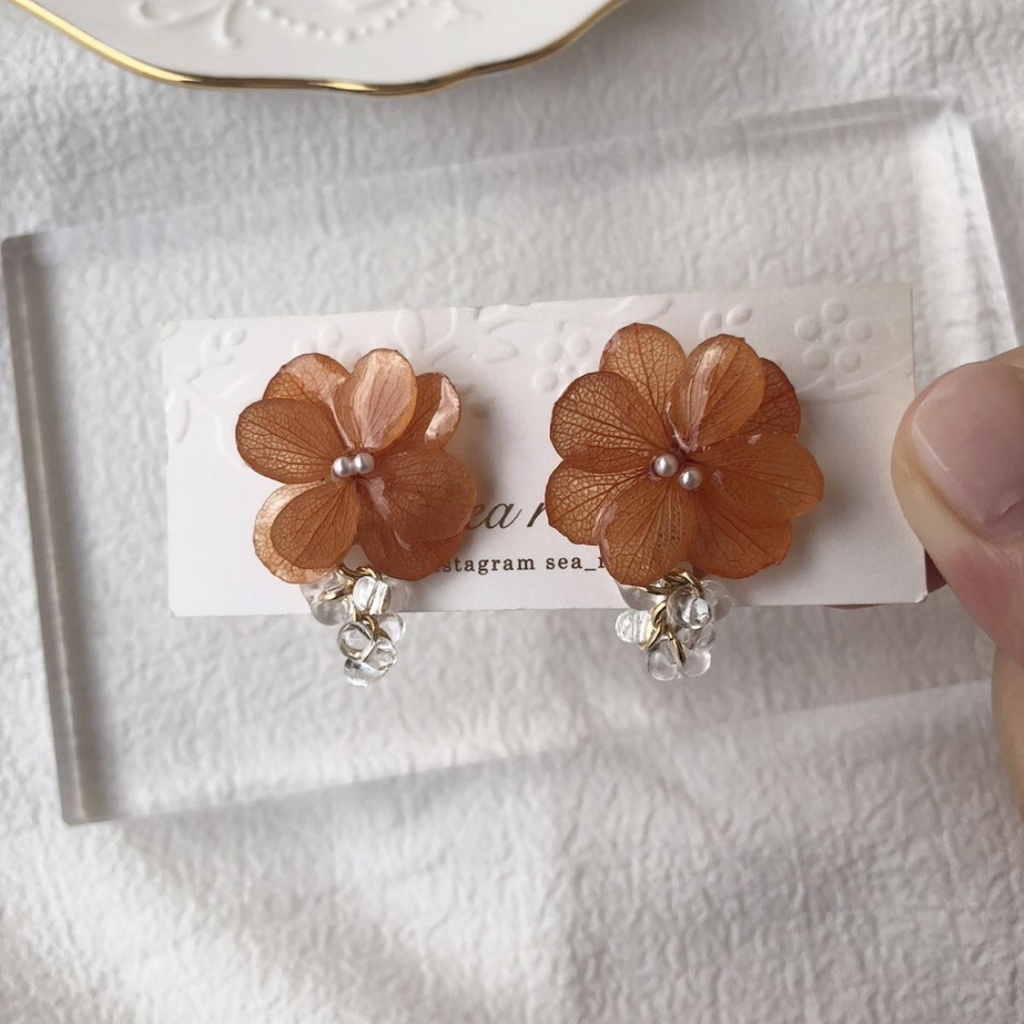no.94 ブリックオレンジの紫陽花ゆらゆらピアス あじさい 本物のお花 チェコビーズ ファルファーレ サージカルステンレスポスト