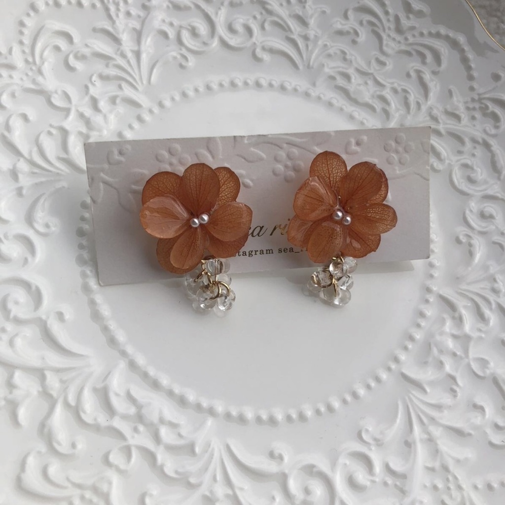 no.94 ブリックオレンジの紫陽花ゆらゆらピアス あじさい 本物のお花 チェコビーズ ファルファーレ サージカルステンレスポスト