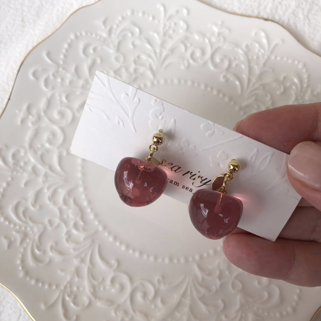 no.98 秋色りんご 林檎 リンゴピアス 深緋色 あかいろ 果実 レジンアクセサリー サージカルステンレス ハンドメイドピアス