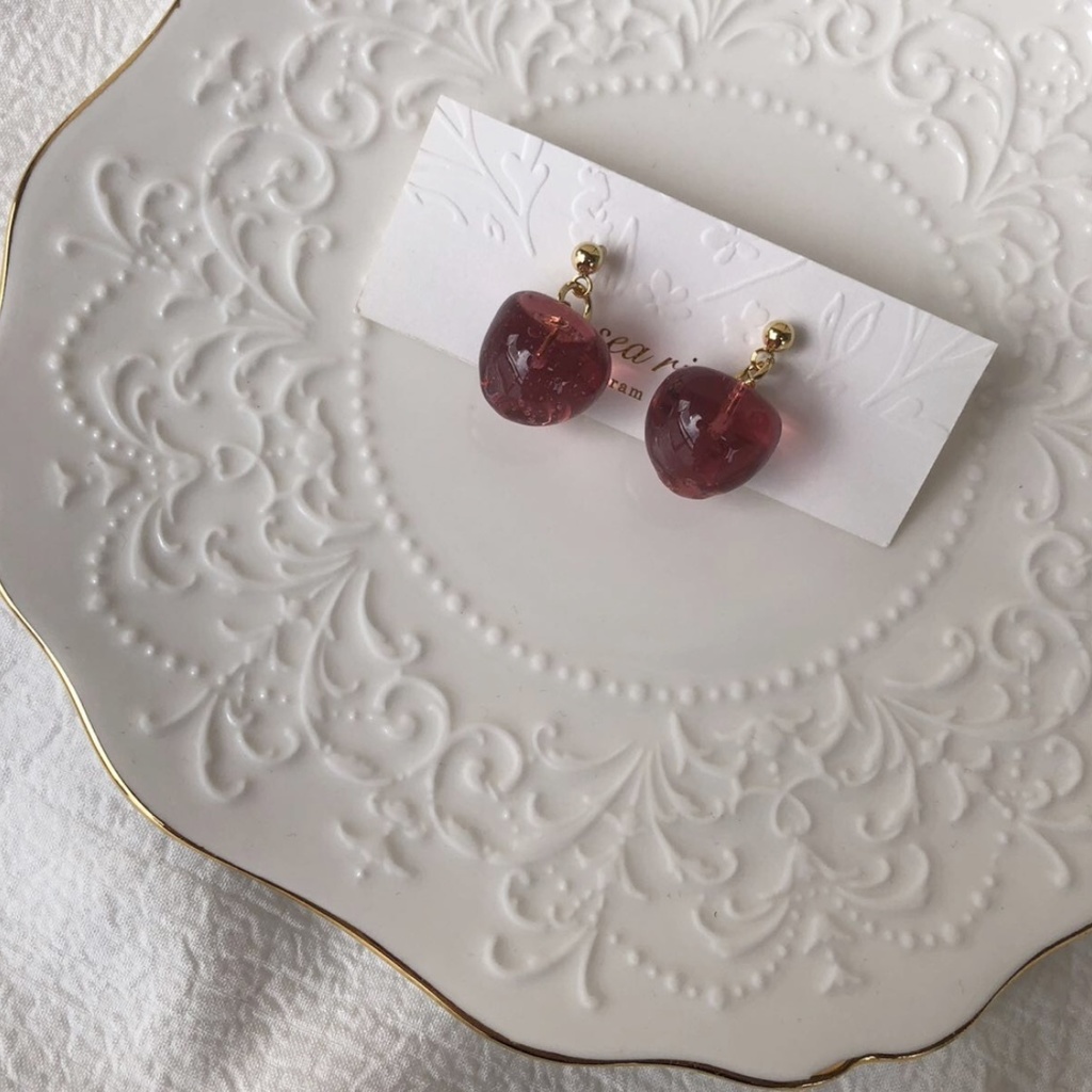 no.98 秋色りんご 林檎 リンゴピアス 深緋色 あかいろ 果実 レジンアクセサリー サージカルステンレス ハンドメイドピアス