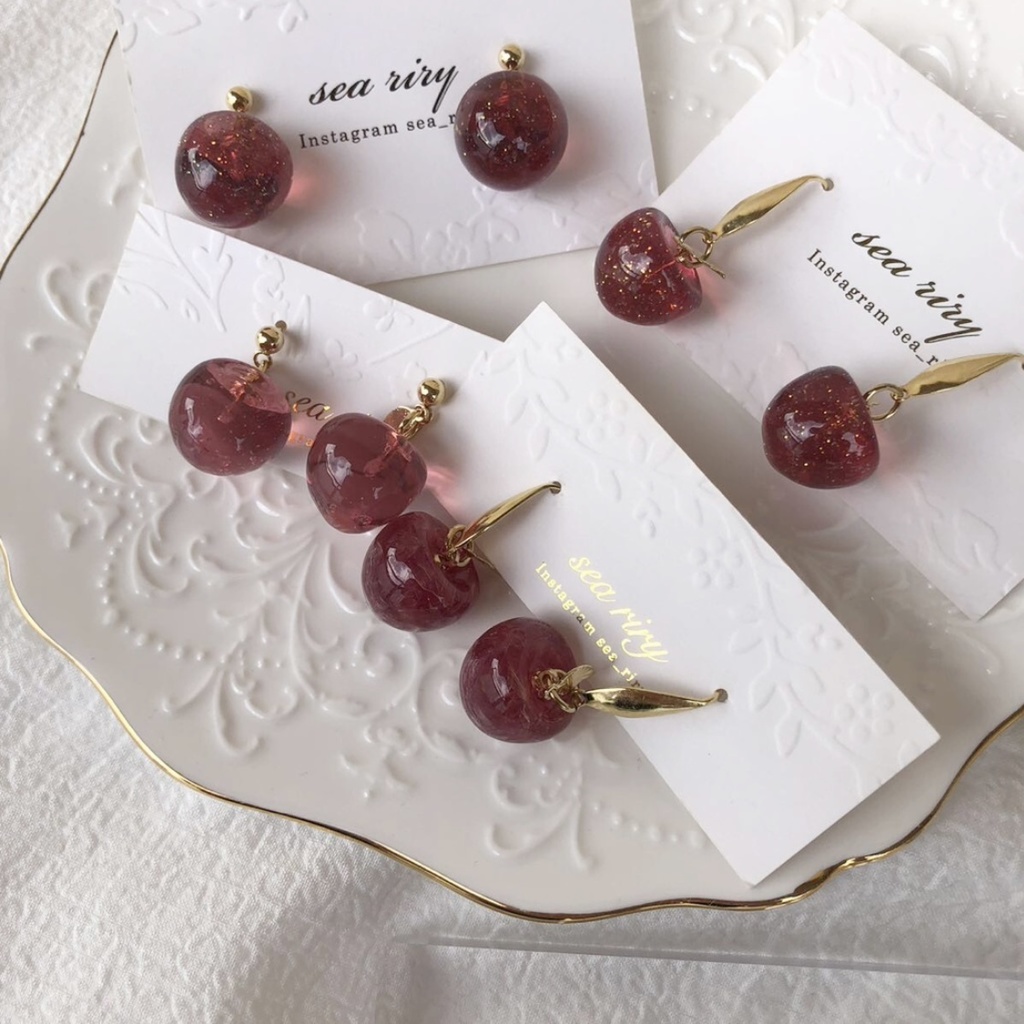 no.98 秋色りんご 林檎 リンゴピアス 深緋色 あかいろ 果実 レジンアクセサリー サージカルステンレス ハンドメイドピアス