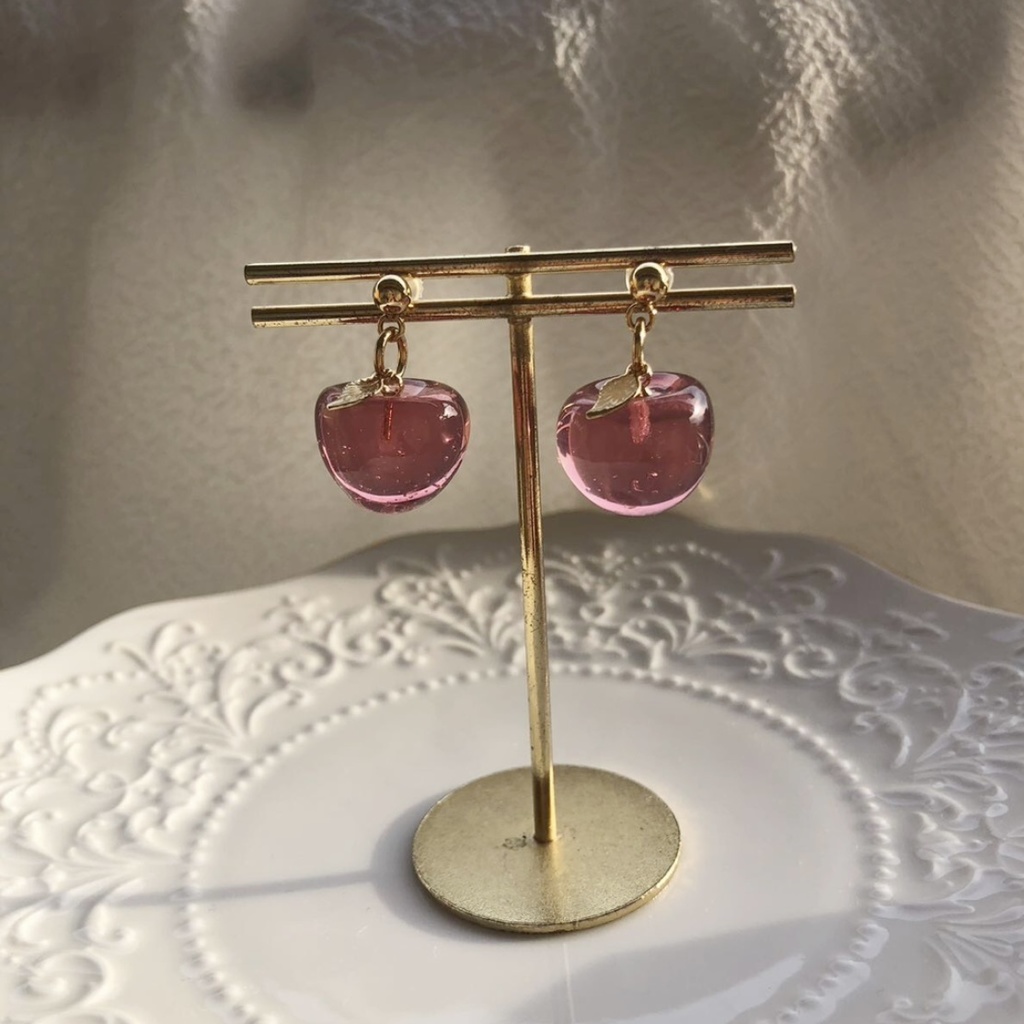 no.98 秋色りんご 林檎 リンゴピアス 深緋色 あかいろ 果実 レジンアクセサリー サージカルステンレス ハンドメイドピアス