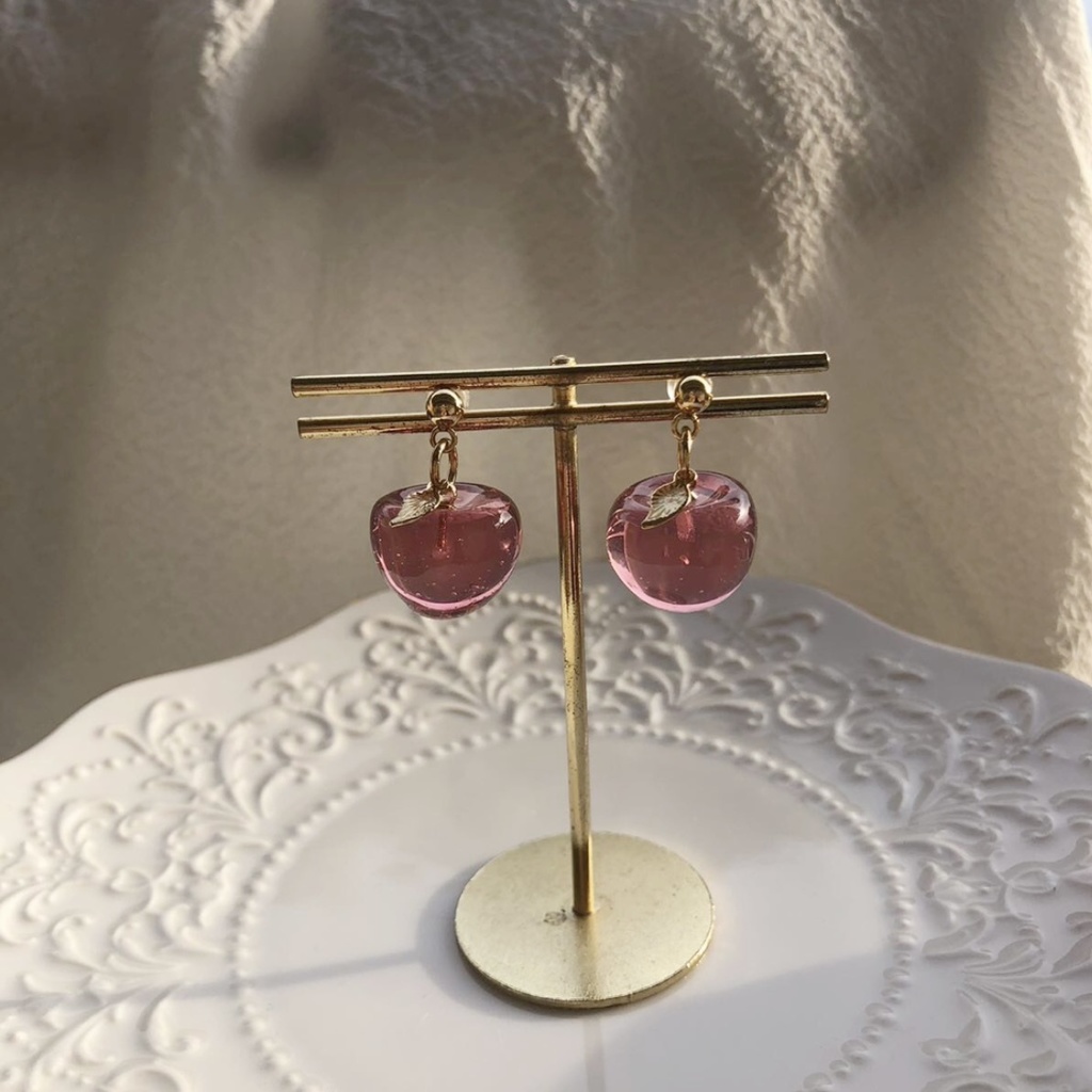 no.98 秋色りんご 林檎 リンゴピアス 深緋色 あかいろ 果実 レジンアクセサリー サージカルステンレス ハンドメイドピアス