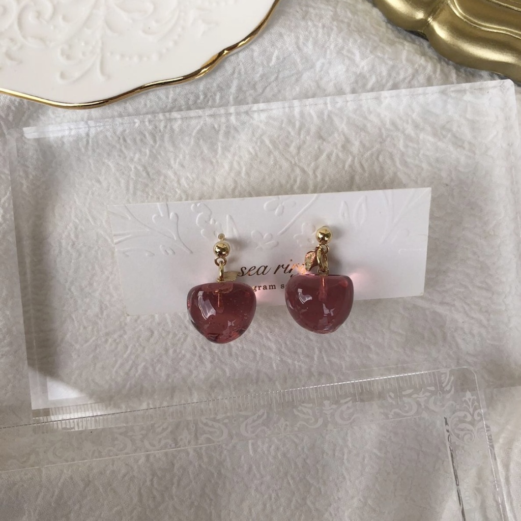 no.98 秋色りんご 林檎 リンゴピアス 深緋色 あかいろ 果実 レジンアクセサリー サージカルステンレス ハンドメイドピアス