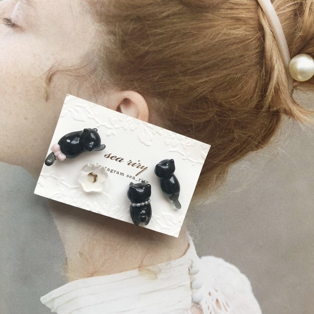 no.100 限定セット おめかし黒猫ちゃん リボン パール ねこ 黒猫 レジンピアス サージカルステンレス ピアス