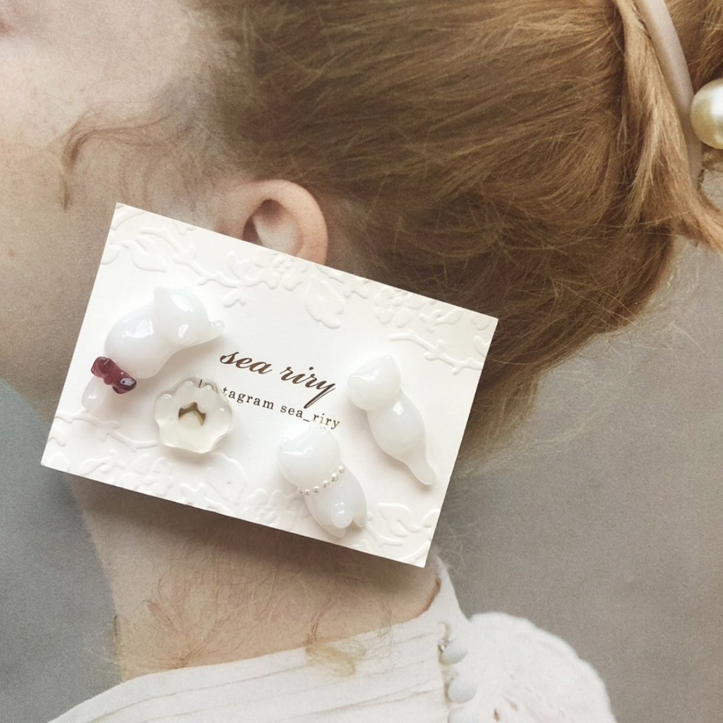 no.101 限定セット おめかし白猫ちゃん リボン パール ねこ 猫ちゃん 白猫 レジンピアス サージカルステンレス