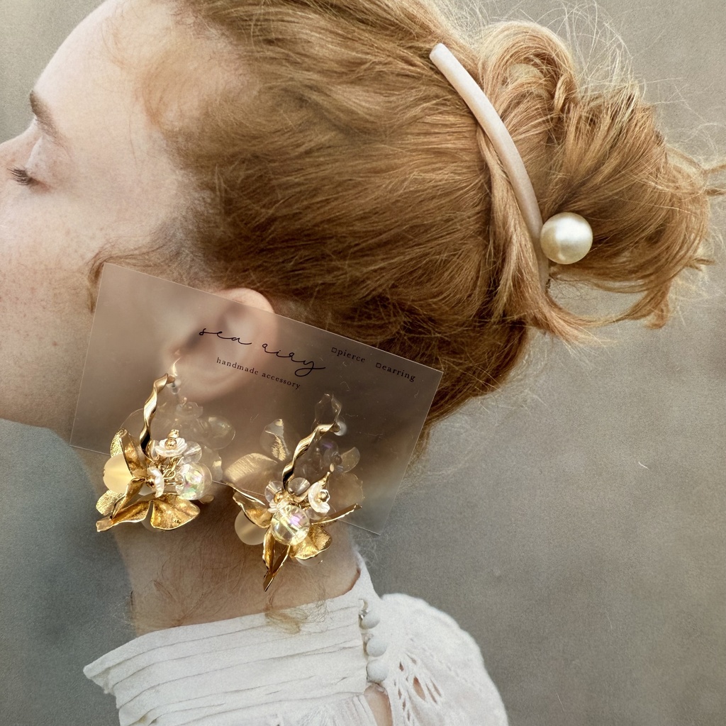 no.107 1点のみ メタルフラワー フラワーピアス フロスト オーロラ ゆらゆら チタンポストピアス