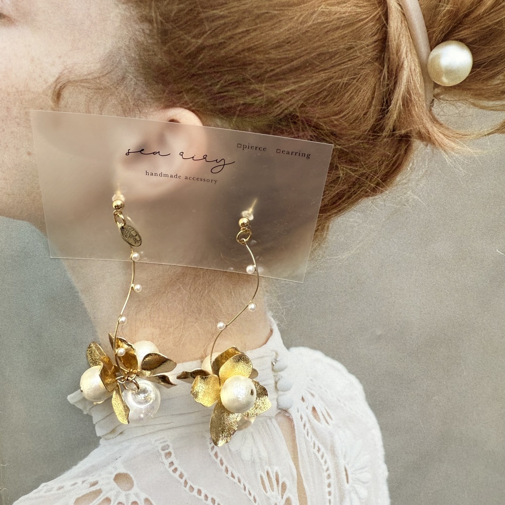 no.111 1点のみ metal flower コットンパールと鈴丸ビーズのゆらゆらフラワーピアス ハンドメイドピアス