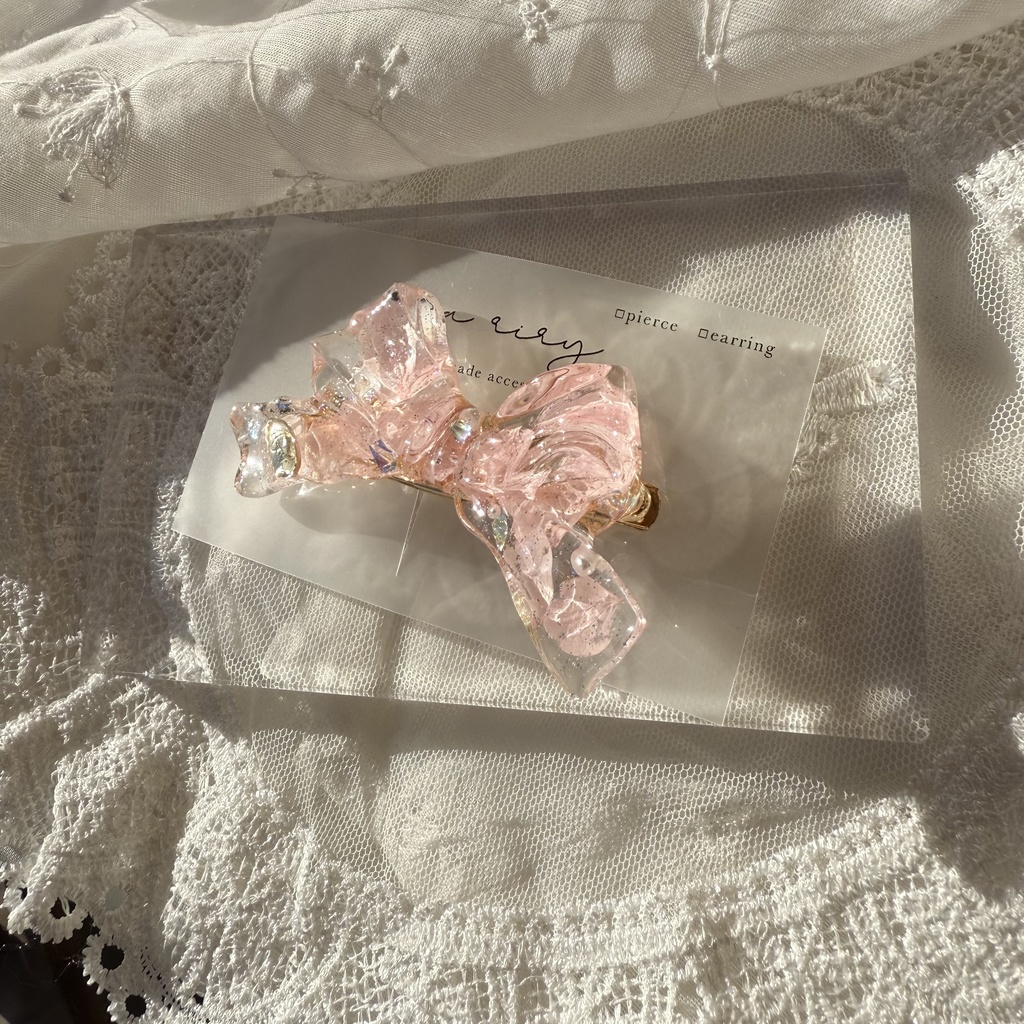 no.113 桜色紫陽花とパールのリボンヘアクリップ 淡色 ピンク ドライフラワー リボン レジンクリップ ハンドメイド