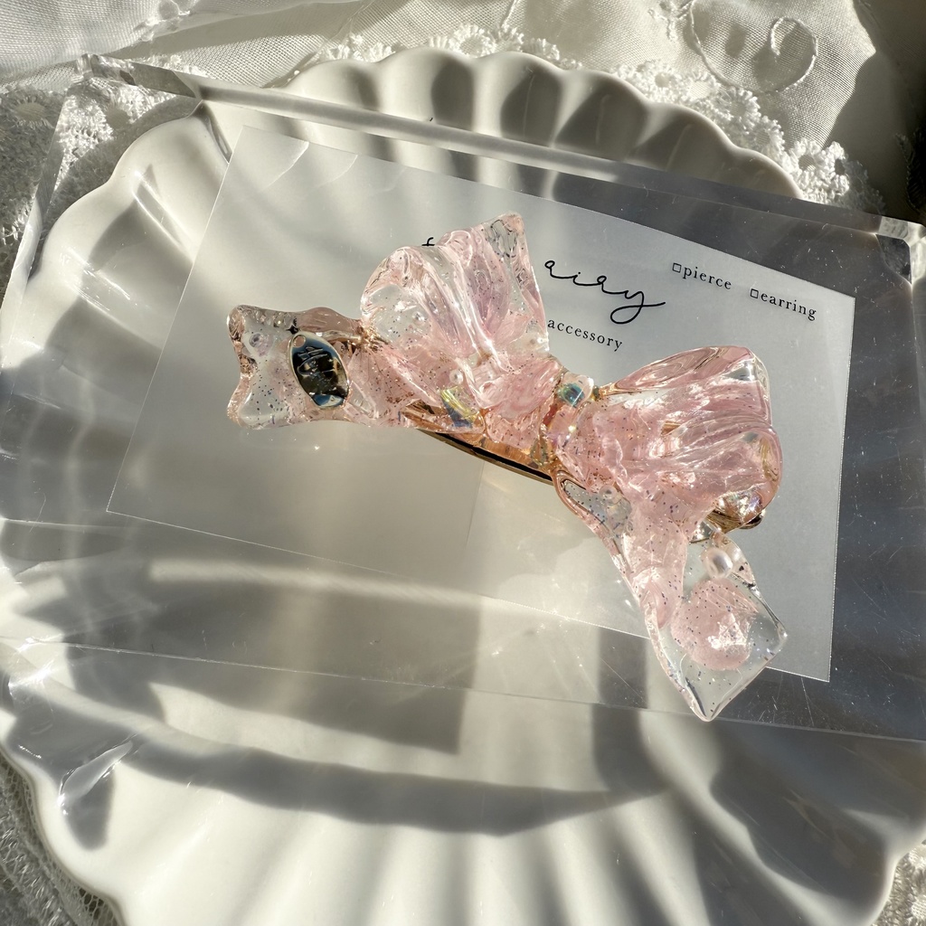 no.113 桜色紫陽花とパールのリボンヘアクリップ 淡色 ピンク ドライフラワー リボン レジンクリップ ハンドメイド