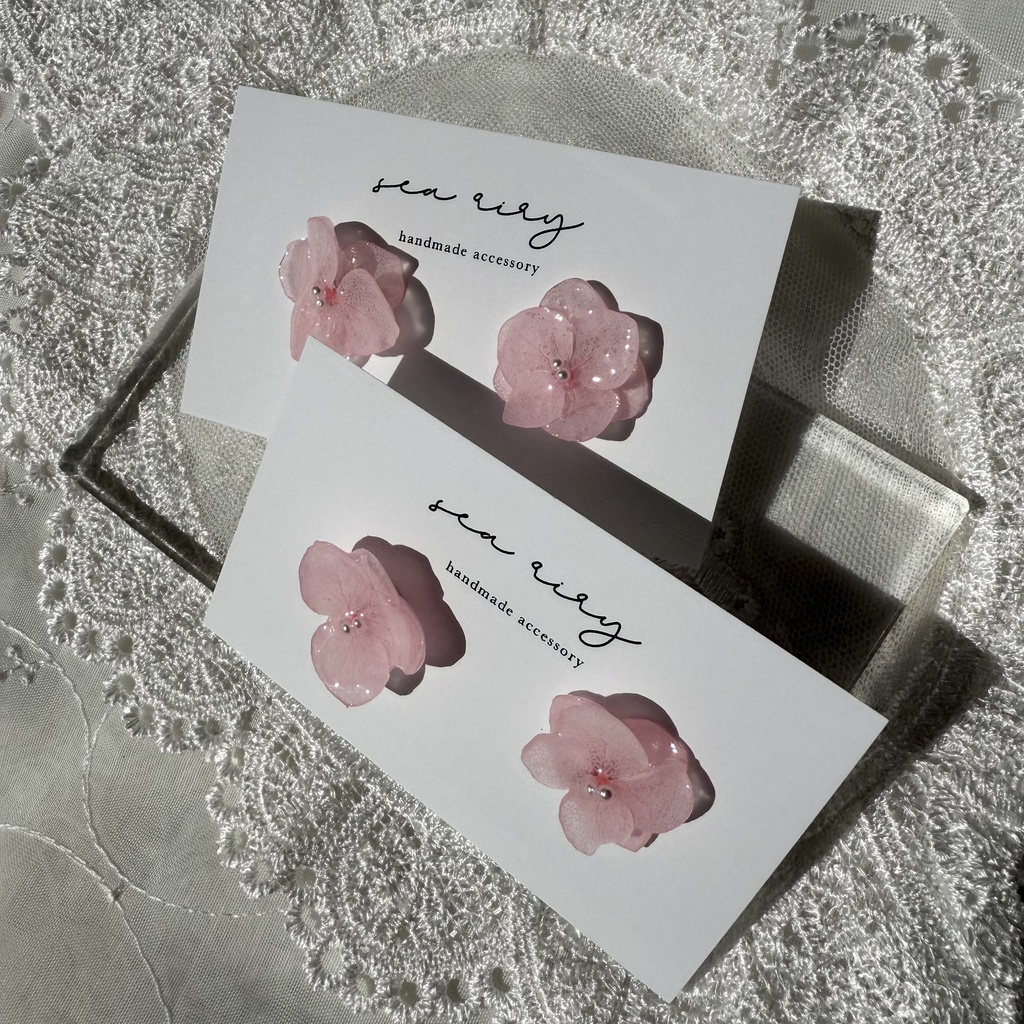 no.118 ちいさな春色の紫陽花ピアス ベビーピンク 紫陽花 フラワーピアス ドライフラワー ステンレス ハンドメイドピアス