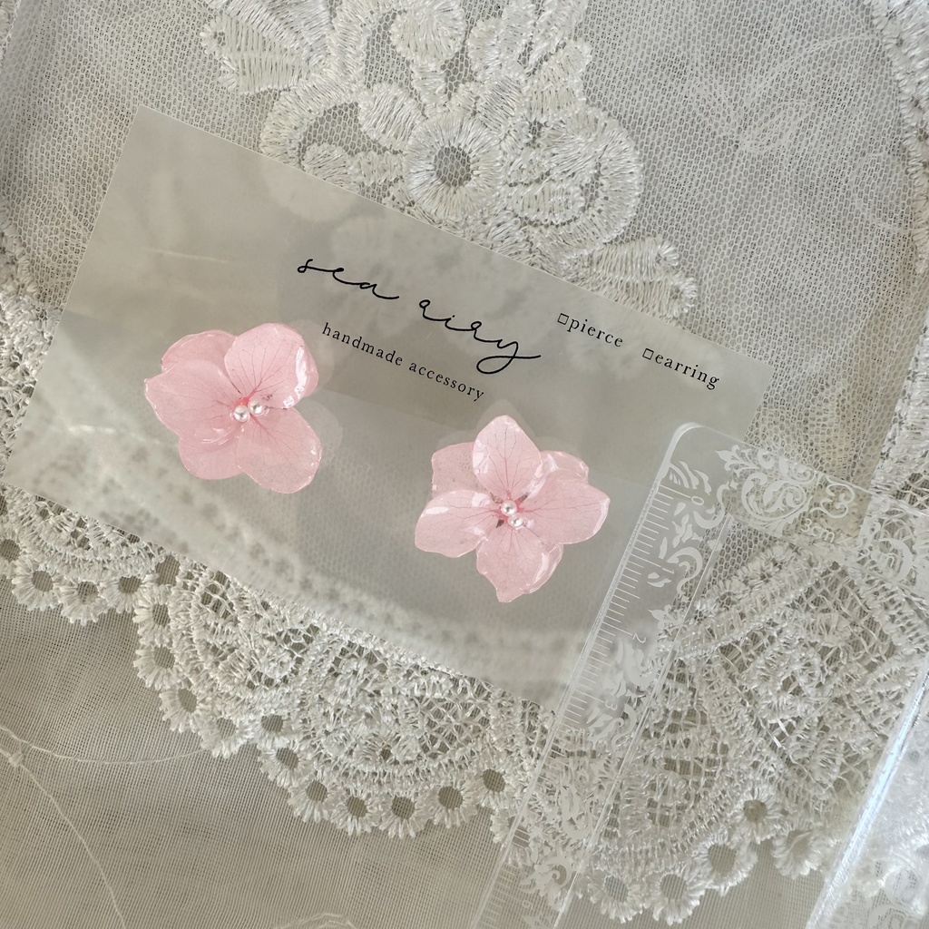 no.118 ちいさな春色の紫陽花ピアス ベビーピンク 紫陽花 フラワーピアス ドライフラワー ステンレス ハンドメイドピアス