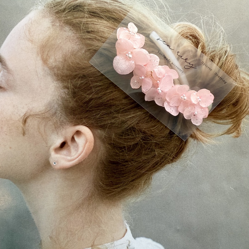 no.121 さくら色の紫陽花のヘアクリップ ベビーピンク 紫陽花 ドライフラワー ヘアクリップ レジンクリップ ハンドメイド