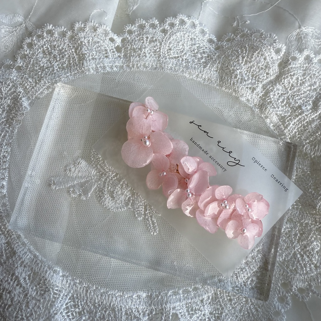 no.121 さくら色の紫陽花のヘアクリップ ベビーピンク 紫陽花 ドライフラワー ヘアクリップ レジンクリップ ハンドメイド