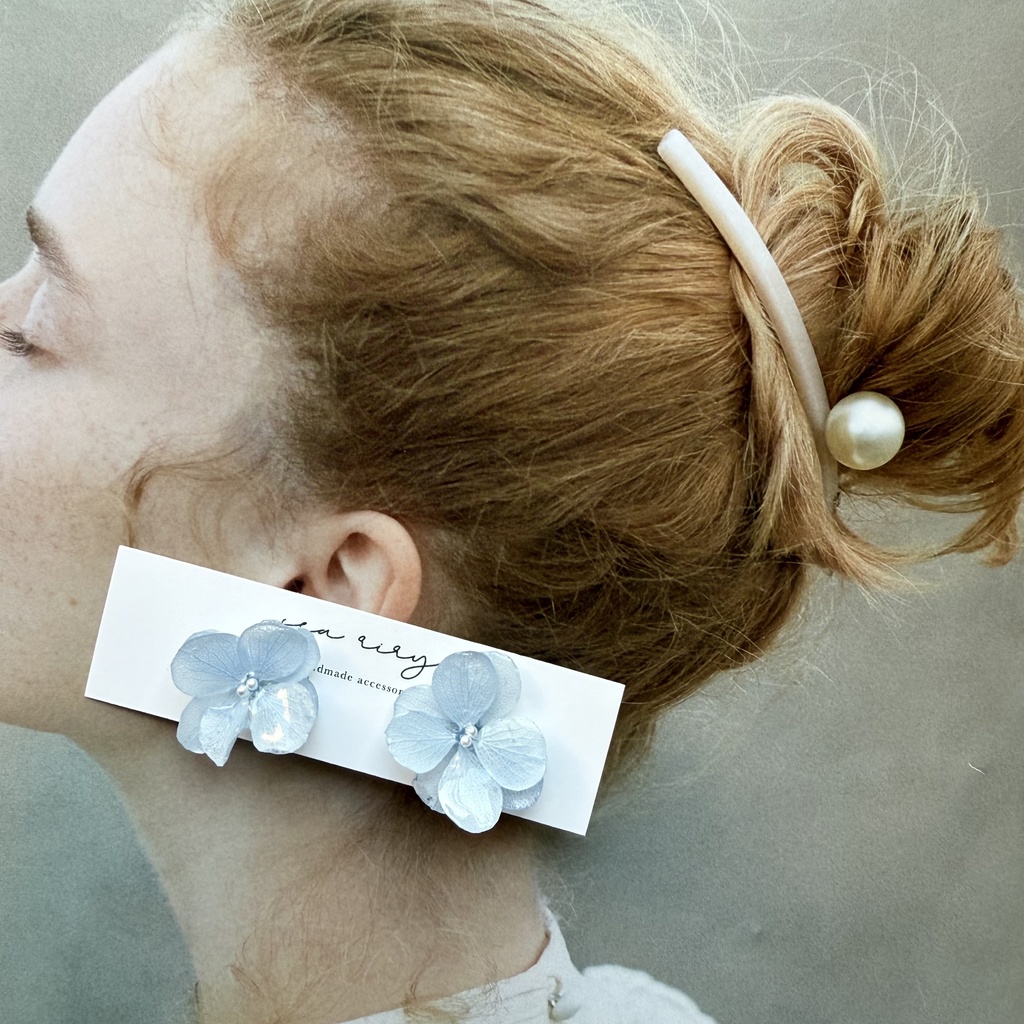 no.129 ベビーブルーの紫陽花ピアス 淡色 ブルー 紫陽花 パール ドライフラワー ステンレス ハンドメイドピアス