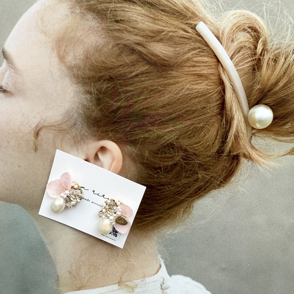 no.132 紫陽花の花びら蝶々のビジューピアス 紫陽花 ちょうちょ ビジュー パール 淡水パール ステンレスポスト ピアス