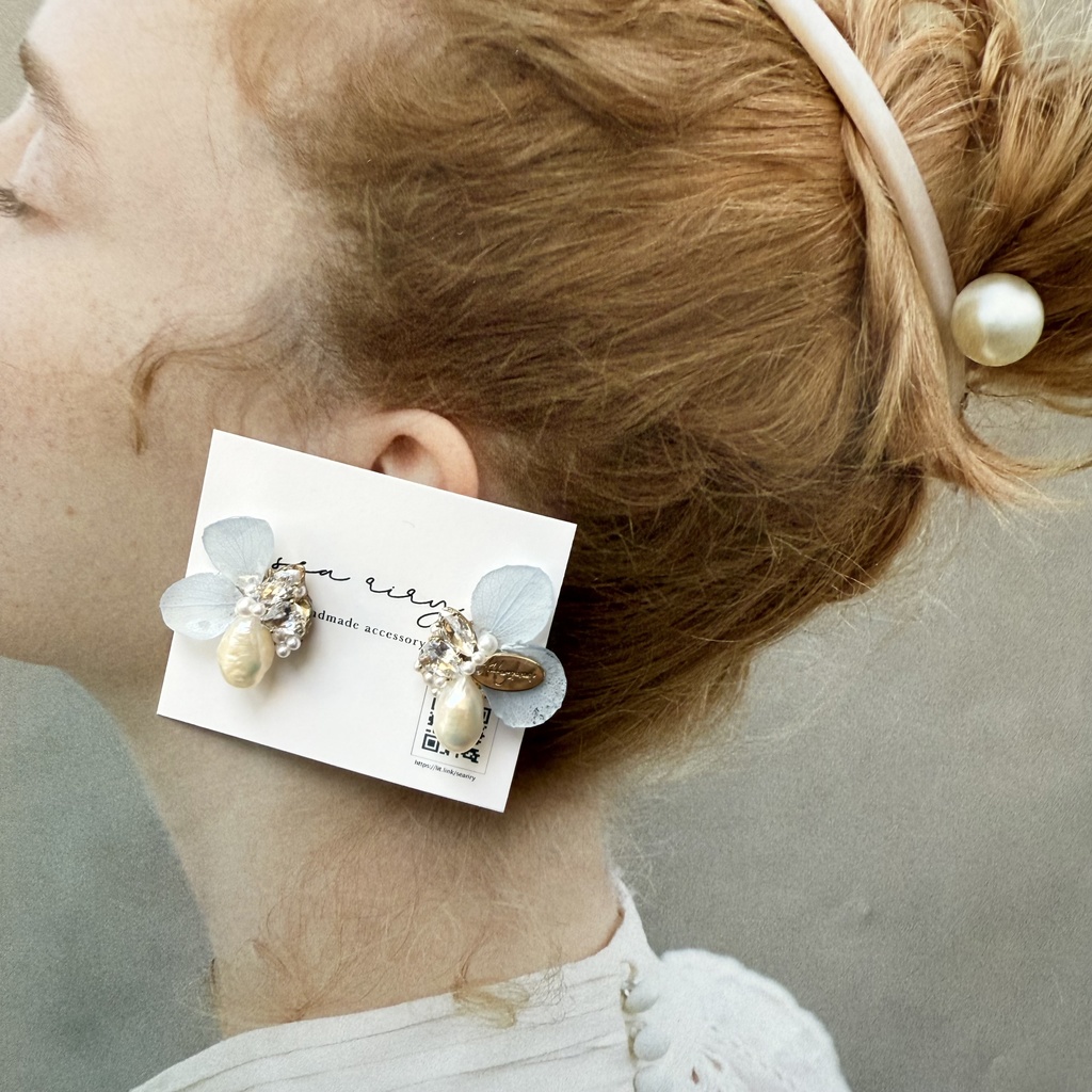 no.133 紫陽花の花びら蝶々のビジューピアス 紫陽花 パール ビジュー 淡水パール ちょうちょ ハンドメイドピアス